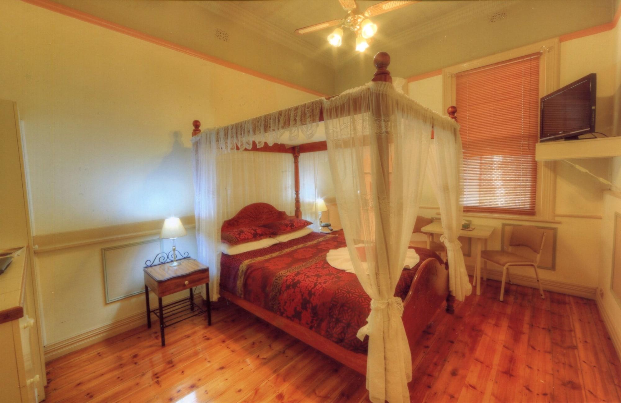 The Lodge Outback Motel Broken Hill Exterior photo