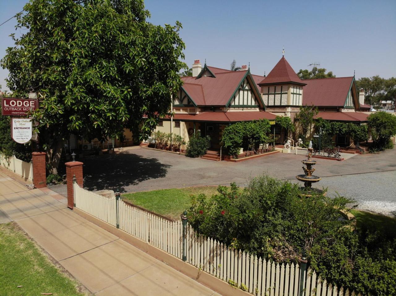 The Lodge Outback Motel Broken Hill Exterior photo