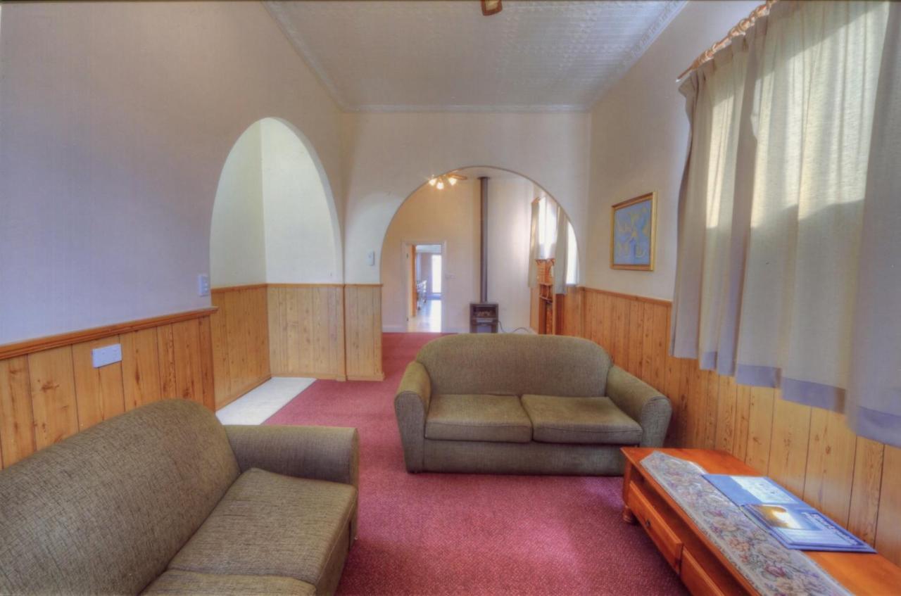 The Lodge Outback Motel Broken Hill Exterior photo